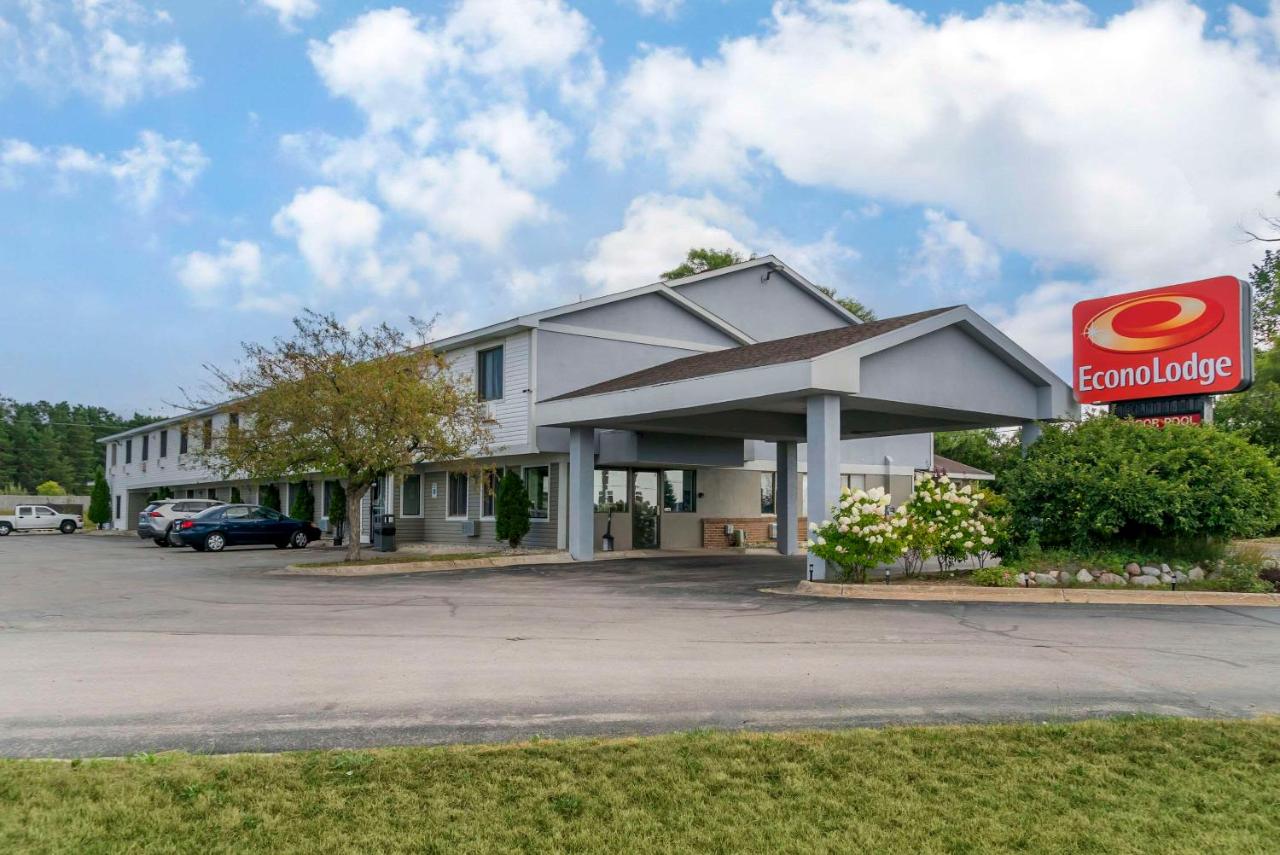 | Econo Lodge Traverse City