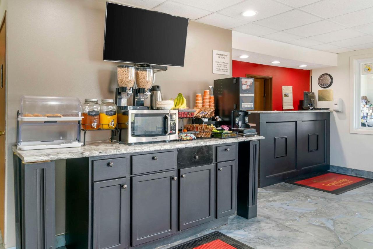 | Econo Lodge Traverse City