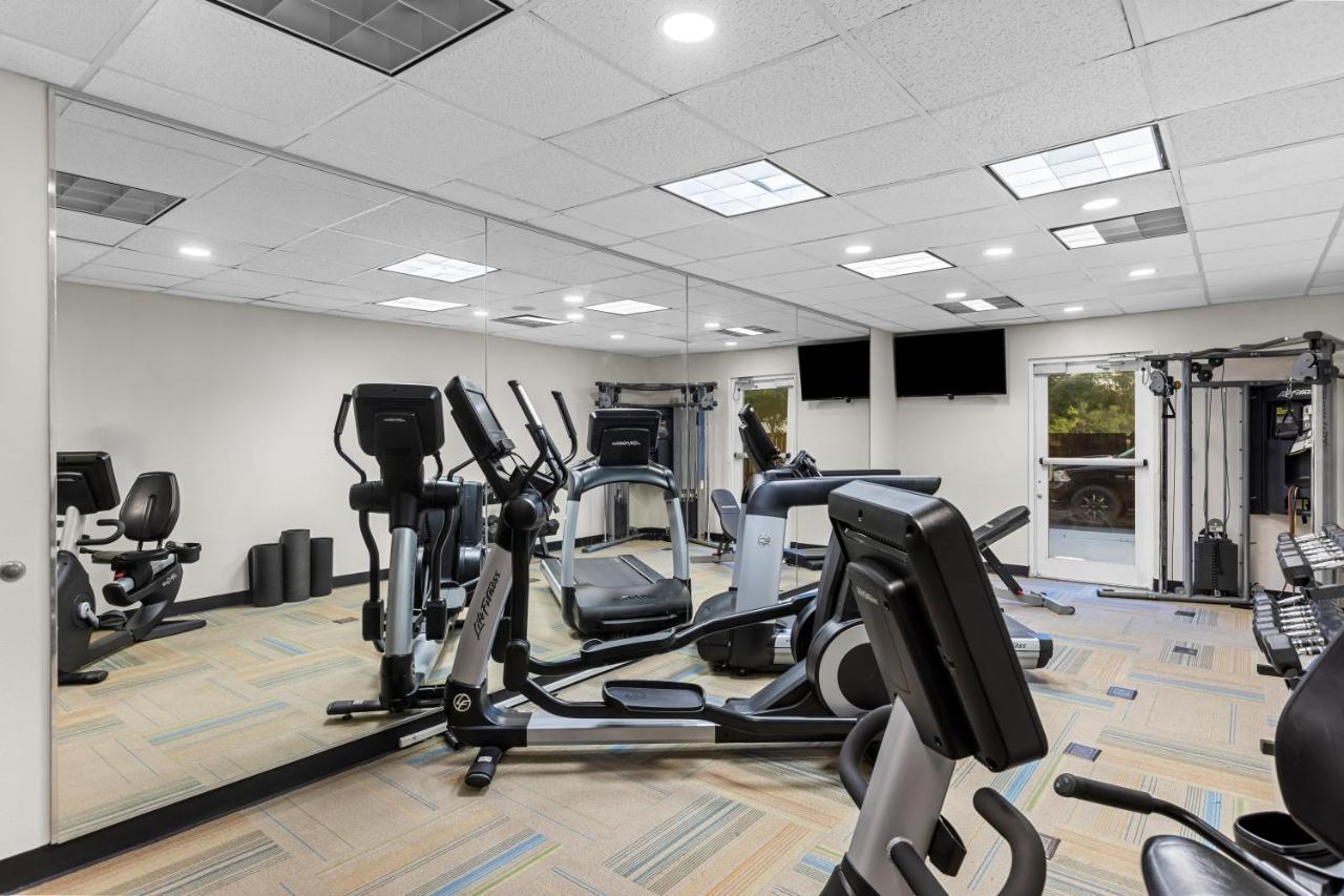 | Holiday Inn Express and Suites Savannah - Midtown, an IHG Hotel