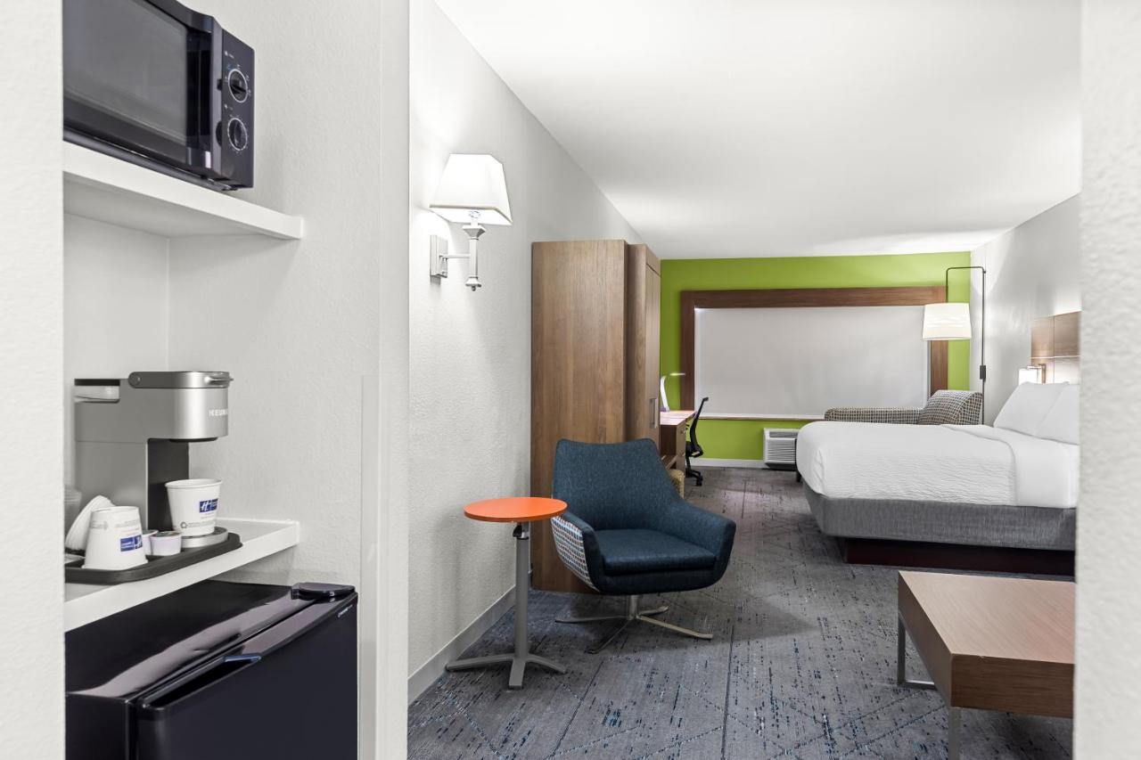 | Holiday Inn Express and Suites Savannah - Midtown, an IHG Hotel