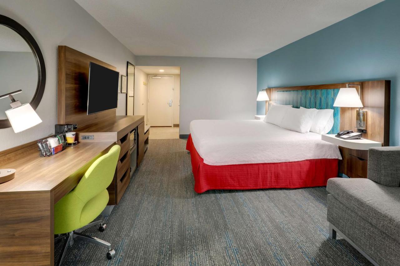 King Suite with Sofa Bed - Non-Smoking at Hampton Inn Lebanon