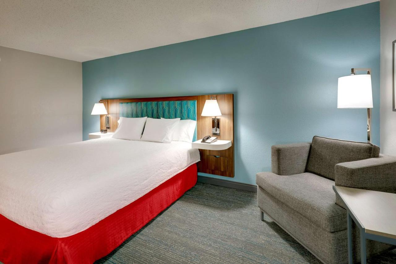 King Room at Hampton Inn Lebanon