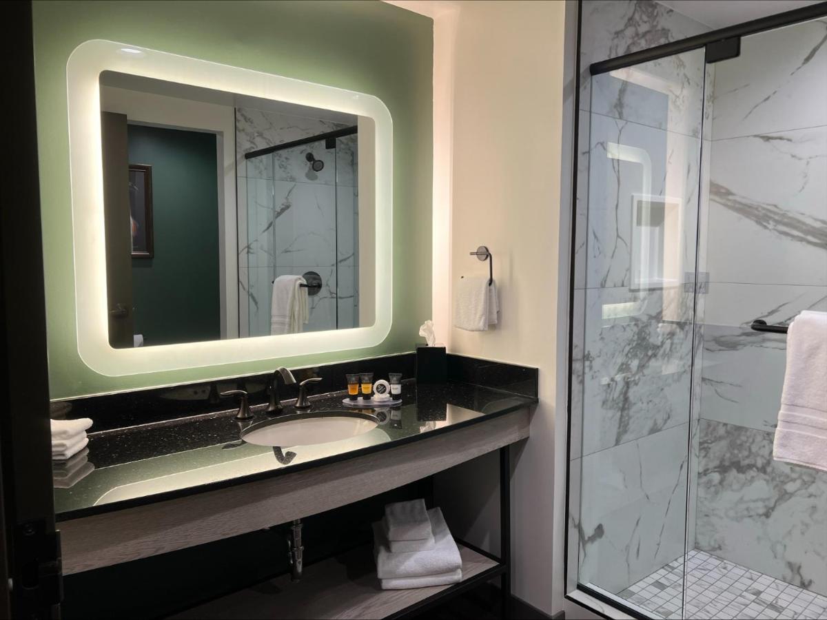 Room #219241908 at Cherokee Casino & Hotel West Siloam Springs