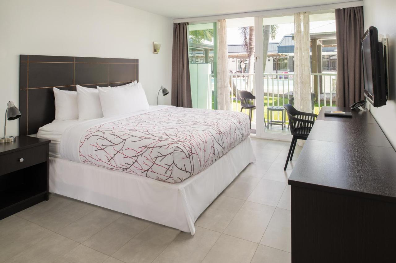 King Room with Pool View at Casey Key Resorts - Mainland