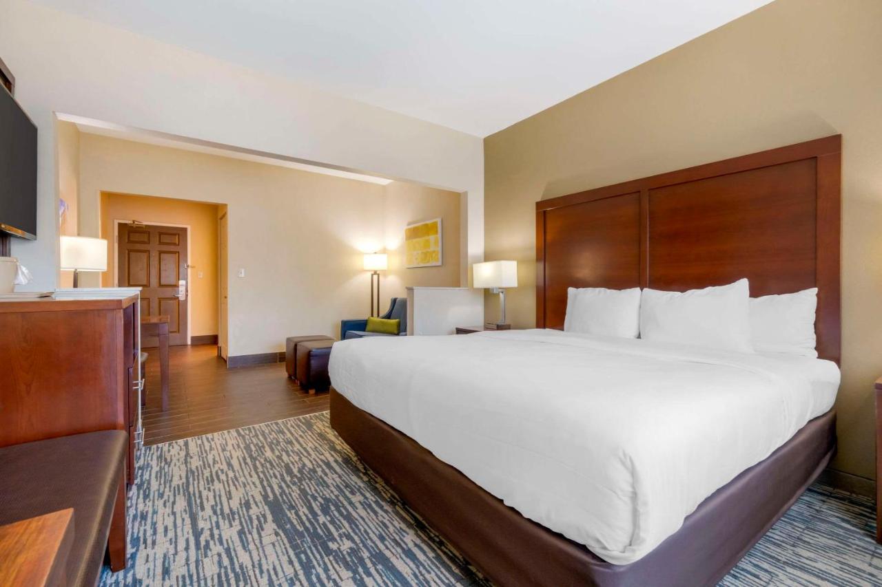 King Suite - Non-Smoking at Comfort Suites Keeneland