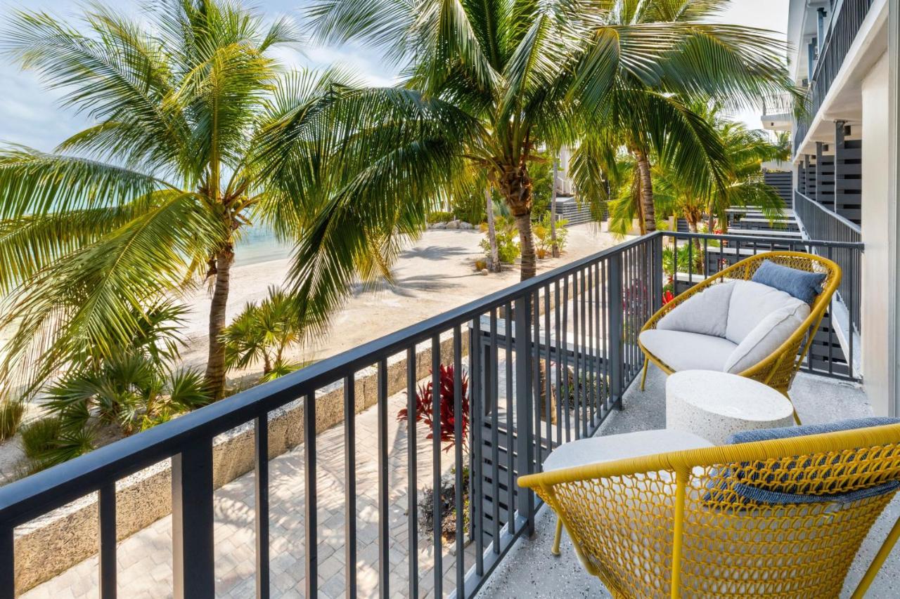 Postcard Inn Beach Resort & Marina