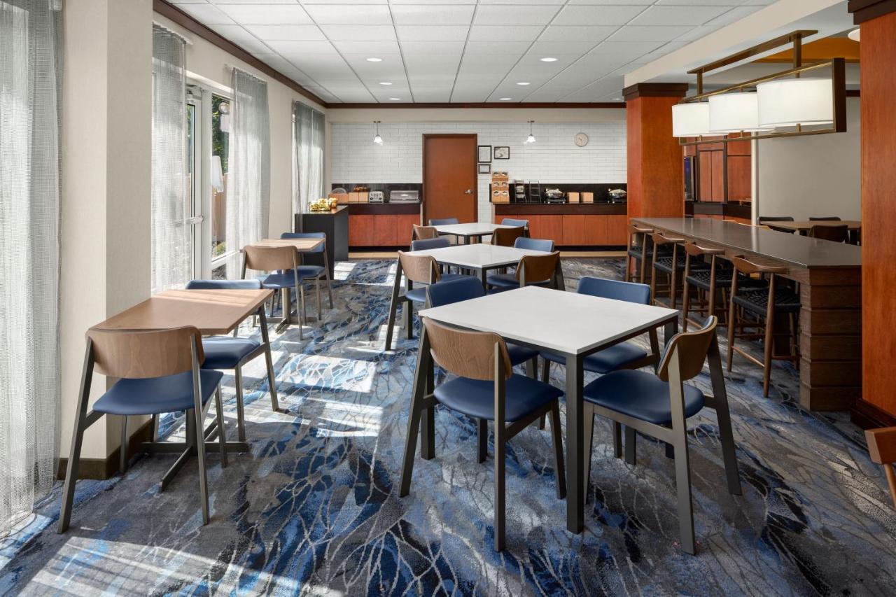 | Fairfield Inn & Suites Bedford