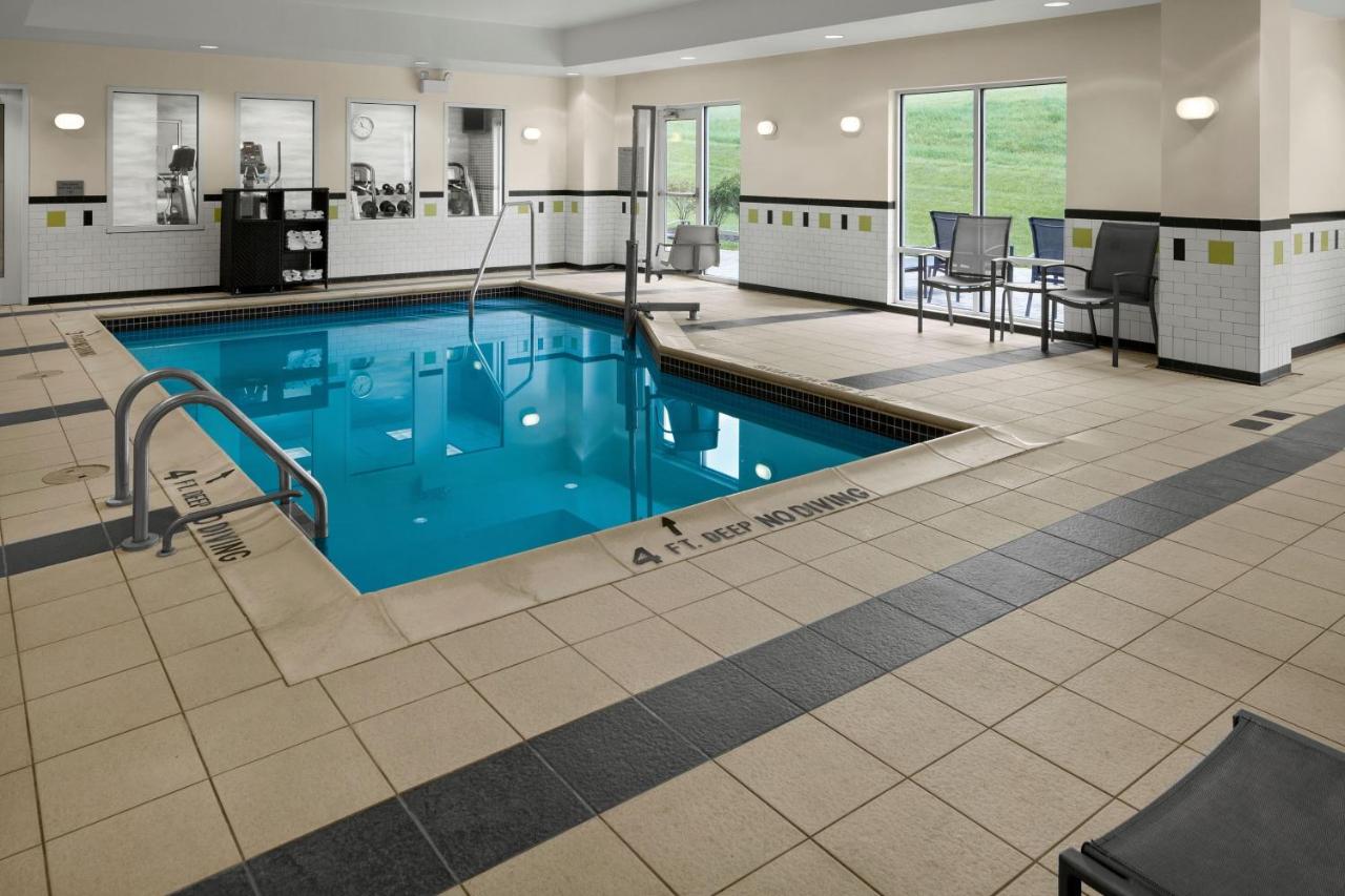 | Fairfield Inn & Suites Bedford