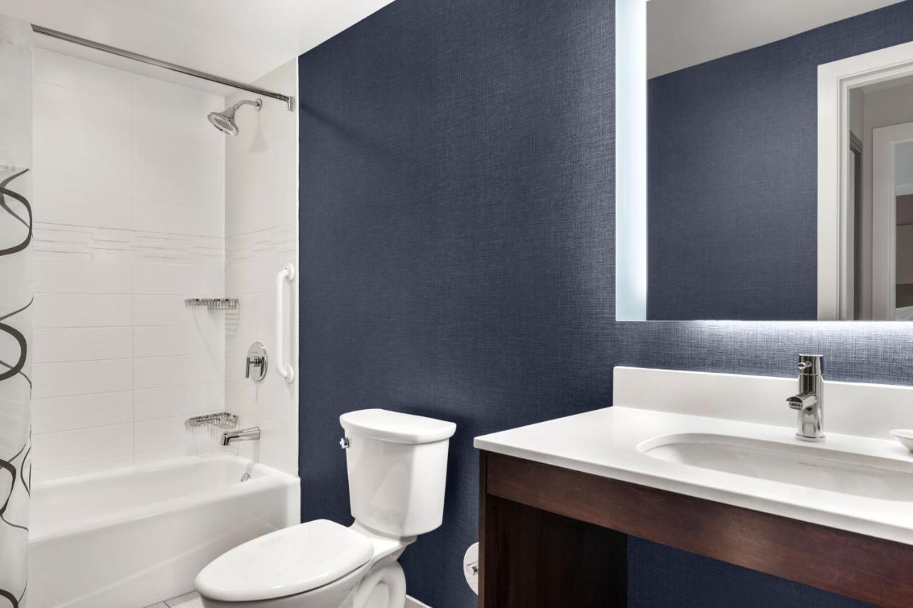  | Residence Inn by Marriott The Bronx at Metro Center Atrium