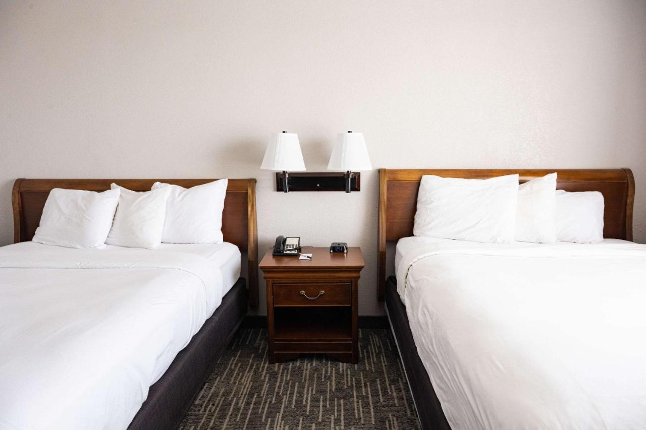 | Country Inn & Suites by Radisson, BWI Airport (Baltimore), MD