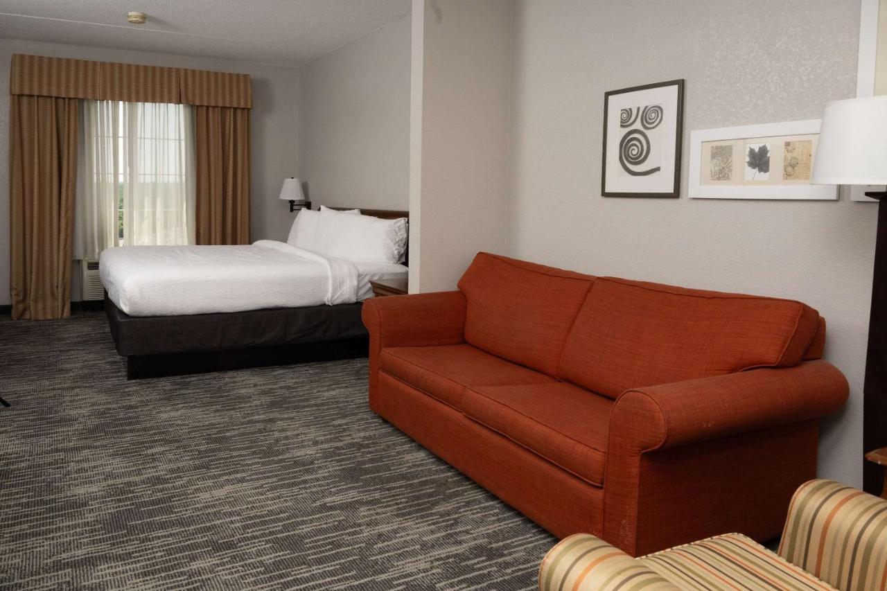 | Country Inn & Suites by Radisson, BWI Airport (Baltimore), MD
