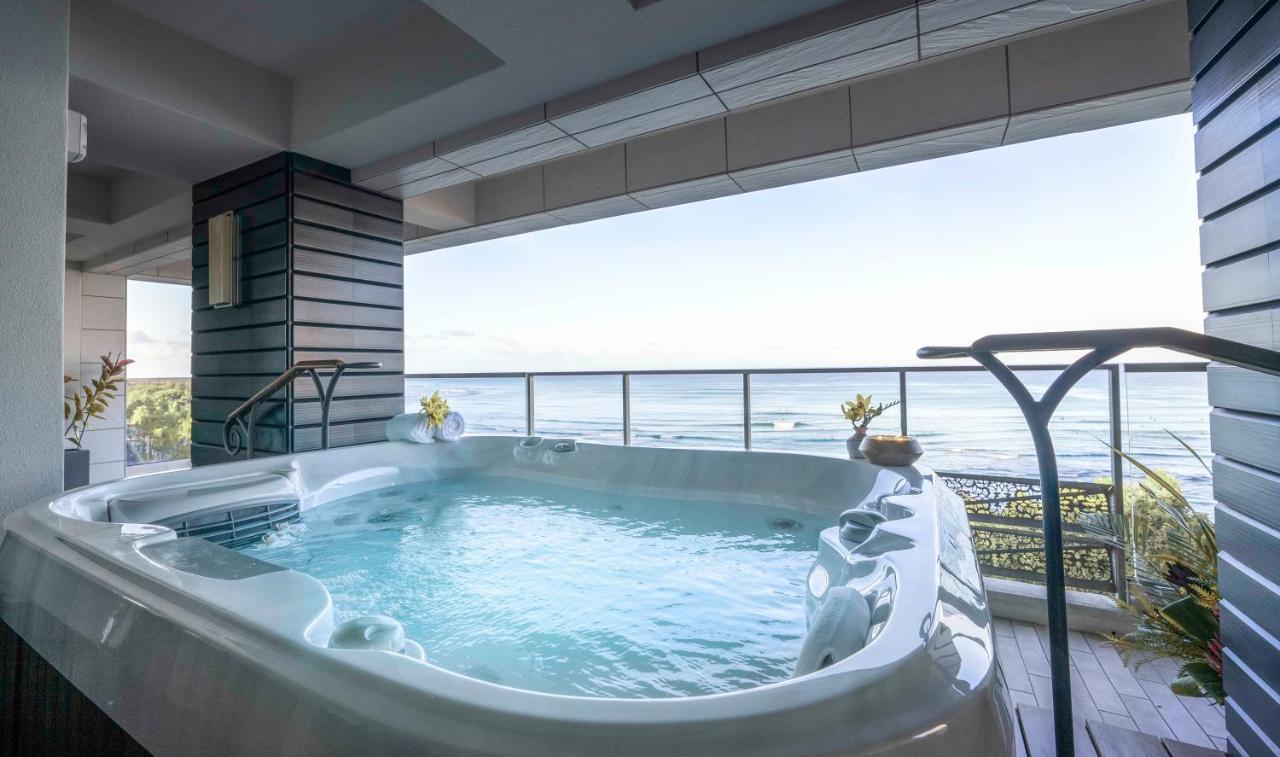 Beach View Ruby Suite - 2 Bedroom Plus Den at Espacio The Jewel Of Waikiki