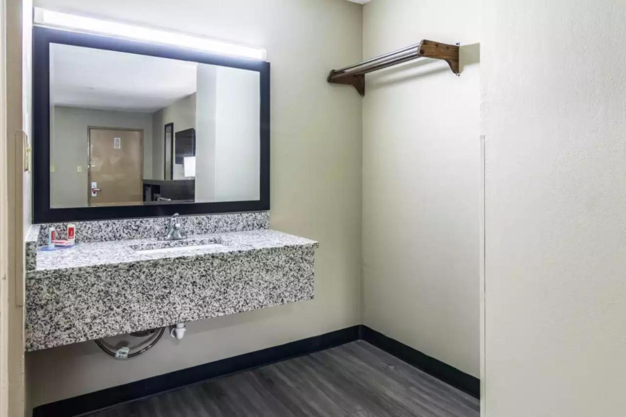 Double Room with Two Double Beds - Mobility Accessible/Non-Smoking at Americas Best Value Inn Opelika