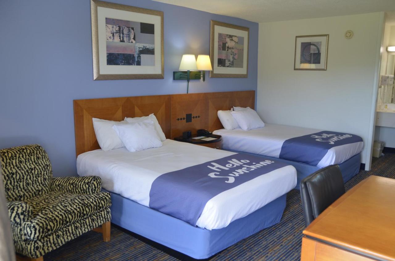 NDD1 Deluxe Double Room with Two Double Beds - Non-Smoking at Days Inn by Wyndham Luray Shenandoah