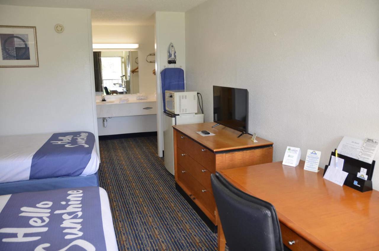NDD1 Deluxe Double Room with Two Double Beds - Non-Smoking at Days Inn by Wyndham Luray Shenandoah