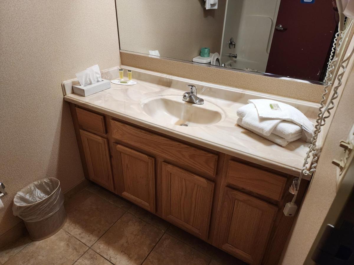 Deluxe King Suite - Non-Smoking at Days Inn by Wyndham Luray Shenandoah