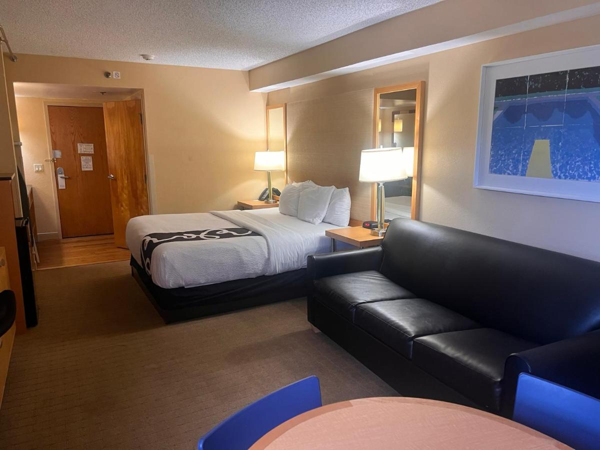 King Suite with View - Non-Smoking at La Quinta Inn & Suites by Wyndham West Palm Beach Airport