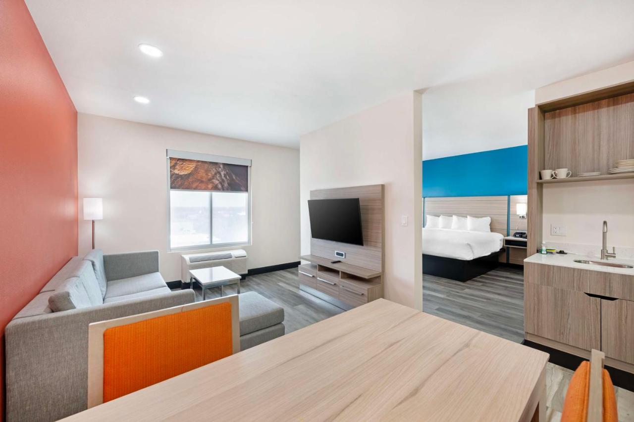 King Suite with Sofa Bed - Non-Smoking at Best Western Plus Executive Residency Carlsbad Hotel