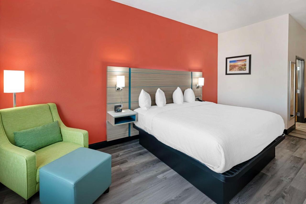 King Room - Non-Smoking at Best Western Plus Executive Residency Carlsbad Hotel