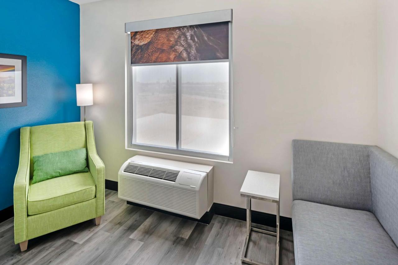 Queen Room with Two Queen Beds with Kitchen at Best Western Plus Executive Residency Carlsbad Hotel