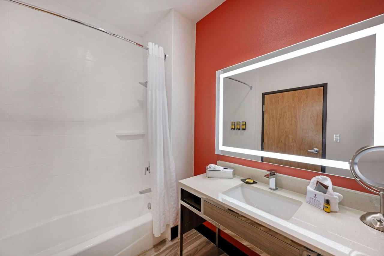 King Suite with Sofa Bed - Non-Smoking at Best Western Plus Executive Residency Carlsbad Hotel
