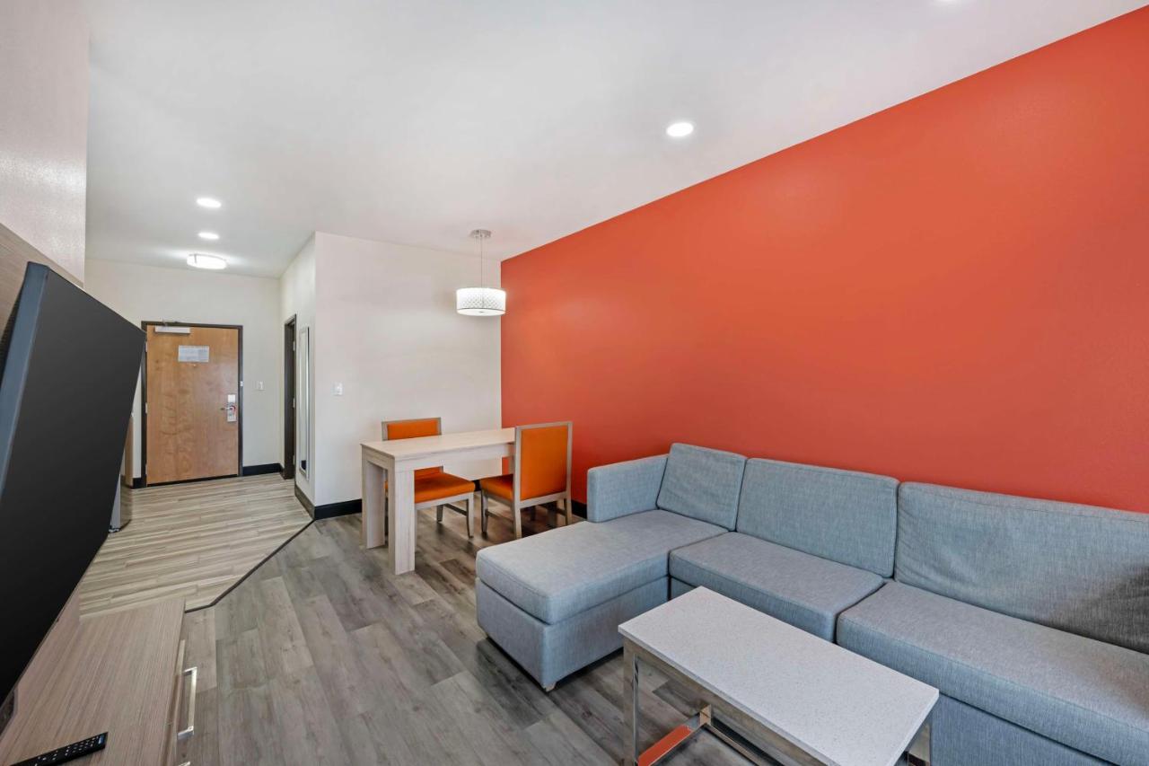 King Suite with Sofa Bed - Non-Smoking at Best Western Plus Executive Residency Carlsbad Hotel