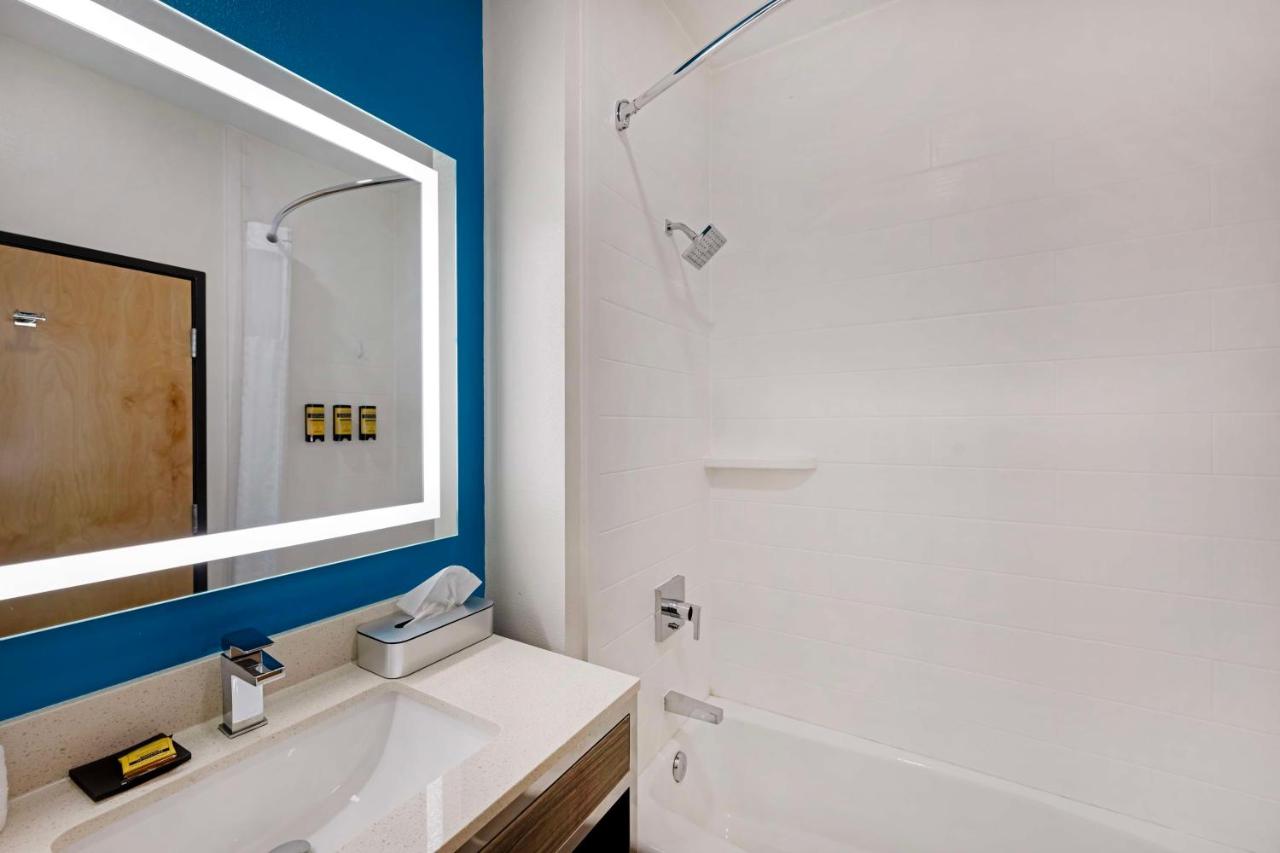 Queen Room with Two Queen Beds - Non-Smoking at Best Western Plus Executive Residency Carlsbad Hotel