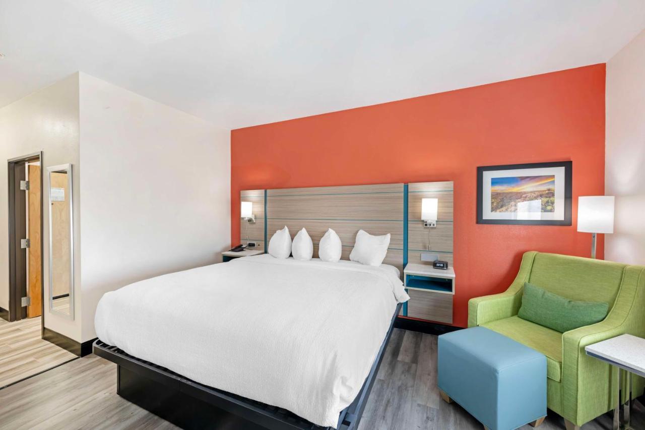 King Room with Sofa Bed at Best Western Plus Executive Residency Carlsbad Hotel