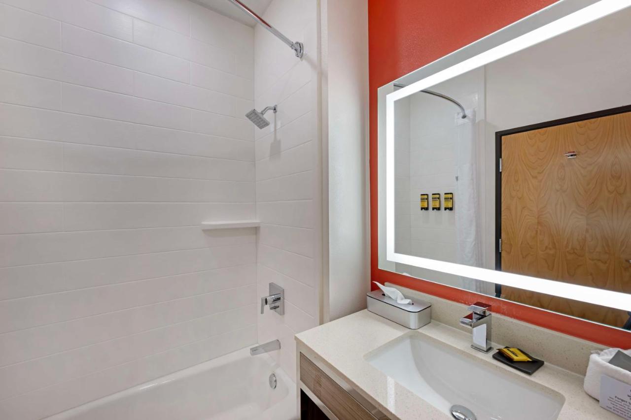 King Room with Sofa Bed at Best Western Plus Executive Residency Carlsbad Hotel