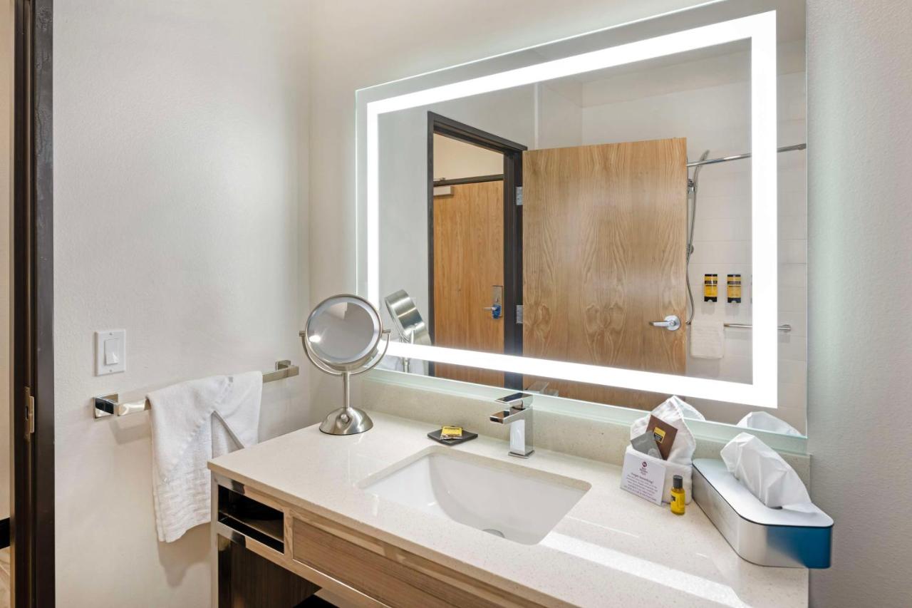 King Room - Disability Access - Poolside at Best Western Plus Executive Residency Carlsbad Hotel