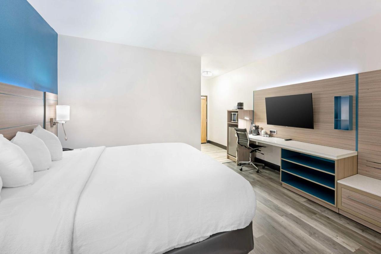 King Room - Disability Access - Poolside at Best Western Plus Executive Residency Carlsbad Hotel
