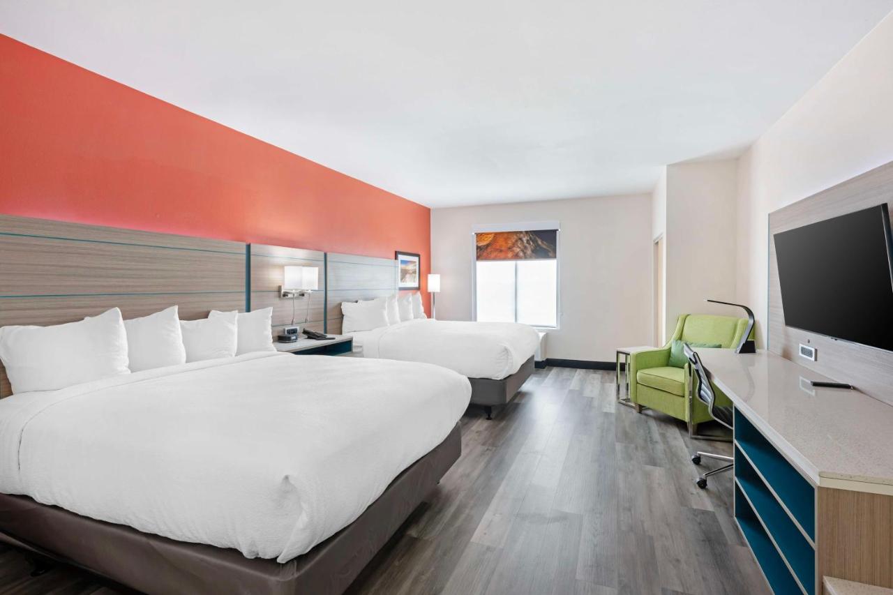 Queen Room with Two Queen Beds - Disability Access at Best Western Plus Executive Residency Carlsbad Hotel