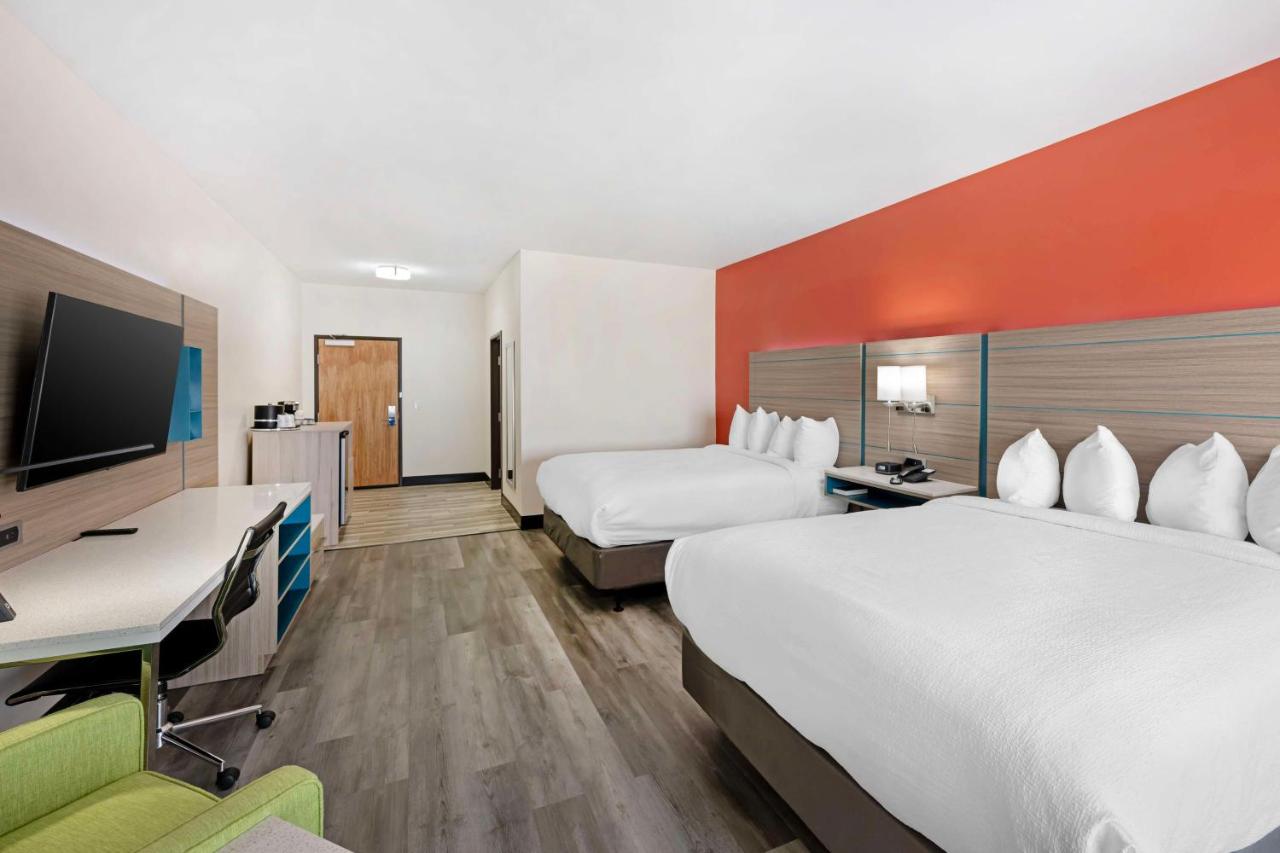 Queen Room with Two Queen Beds - Disability Access at Best Western Plus Executive Residency Carlsbad Hotel