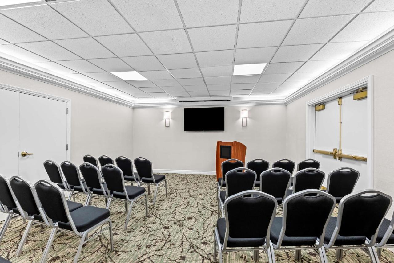| Best Western Plus Plaza Hotel & Conference Center