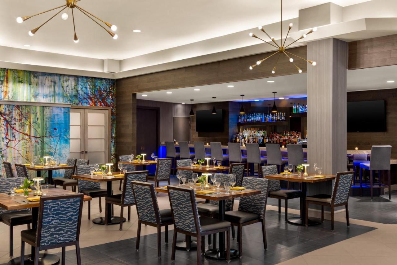 | Crowne Plaza Edison, an IHG Hotel