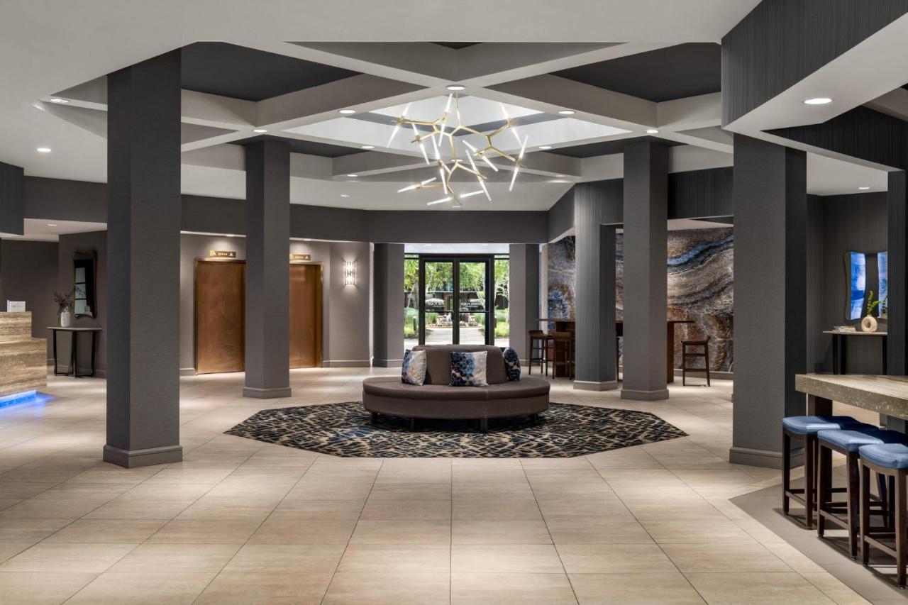 | Crowne Plaza Edison, an IHG Hotel