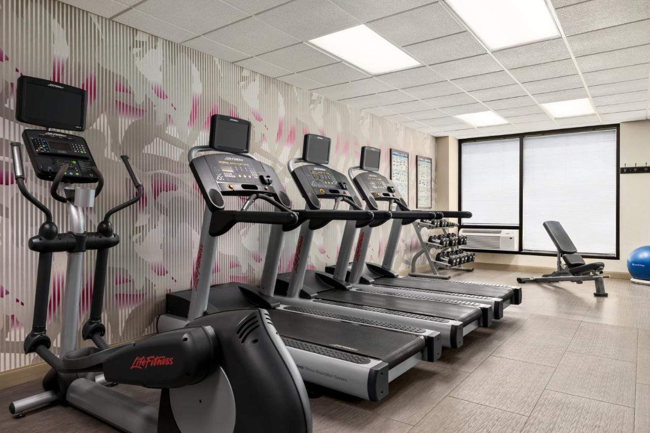 | Crowne Plaza Edison, an IHG Hotel