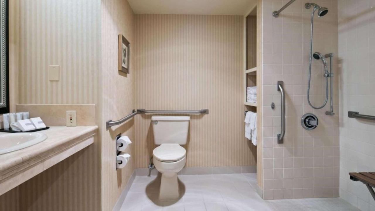 | Best Western Plus Plaza Hotel & Conference Center
