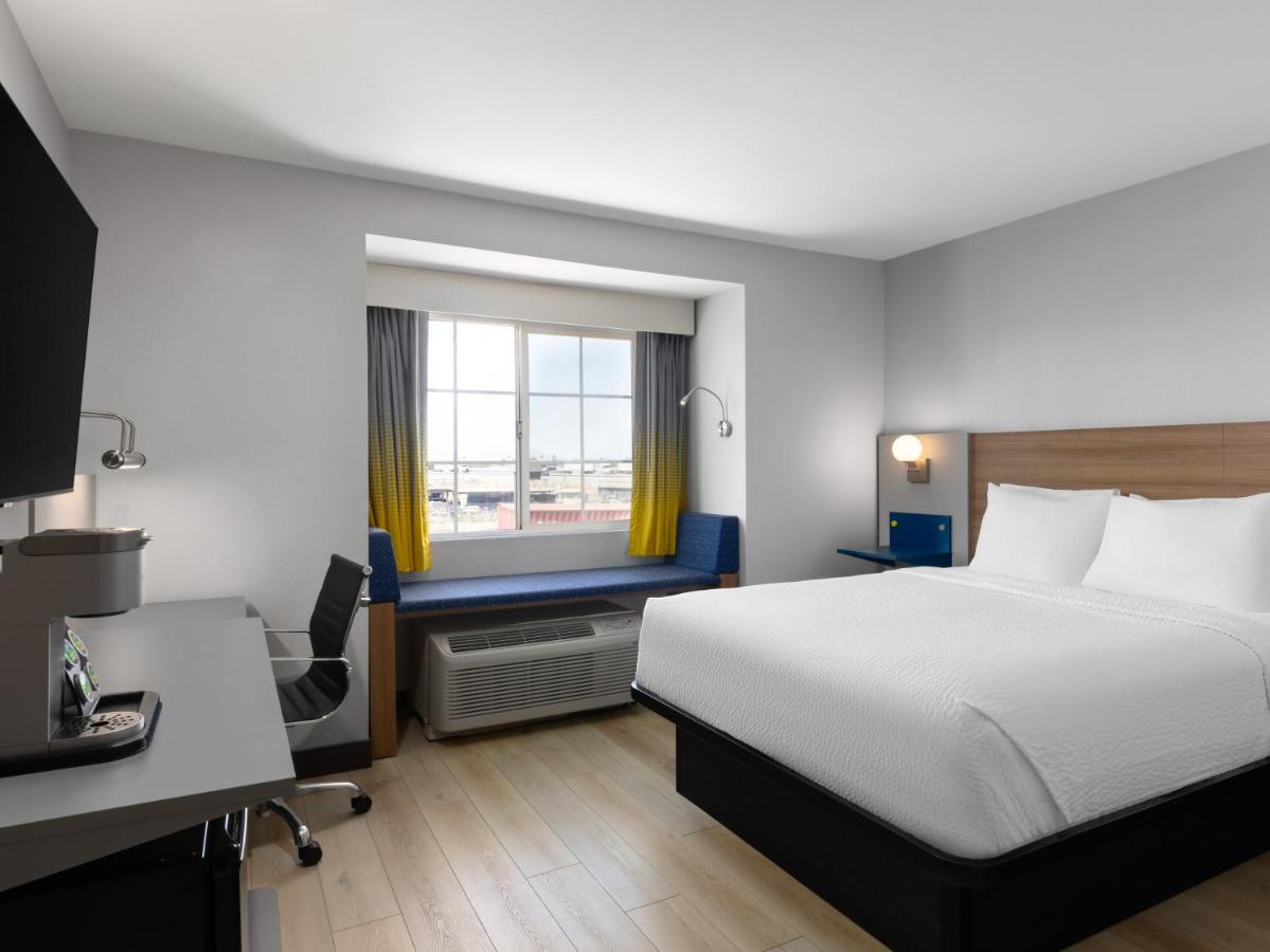 Queen Room - Non-Smoking at Microtel Inn & Suites by Wyndham Tracy