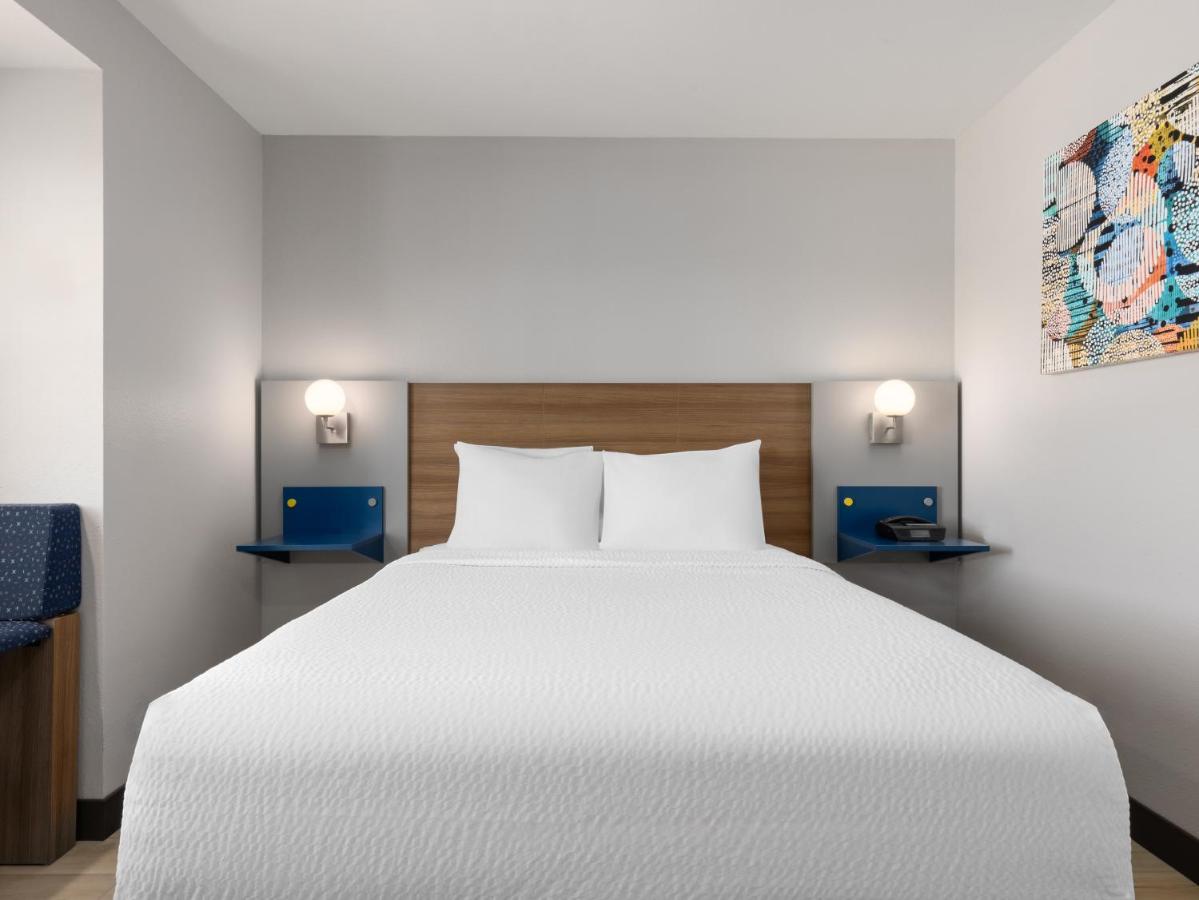 Queen Room - Non-Smoking at Microtel Inn & Suites by Wyndham Tracy
