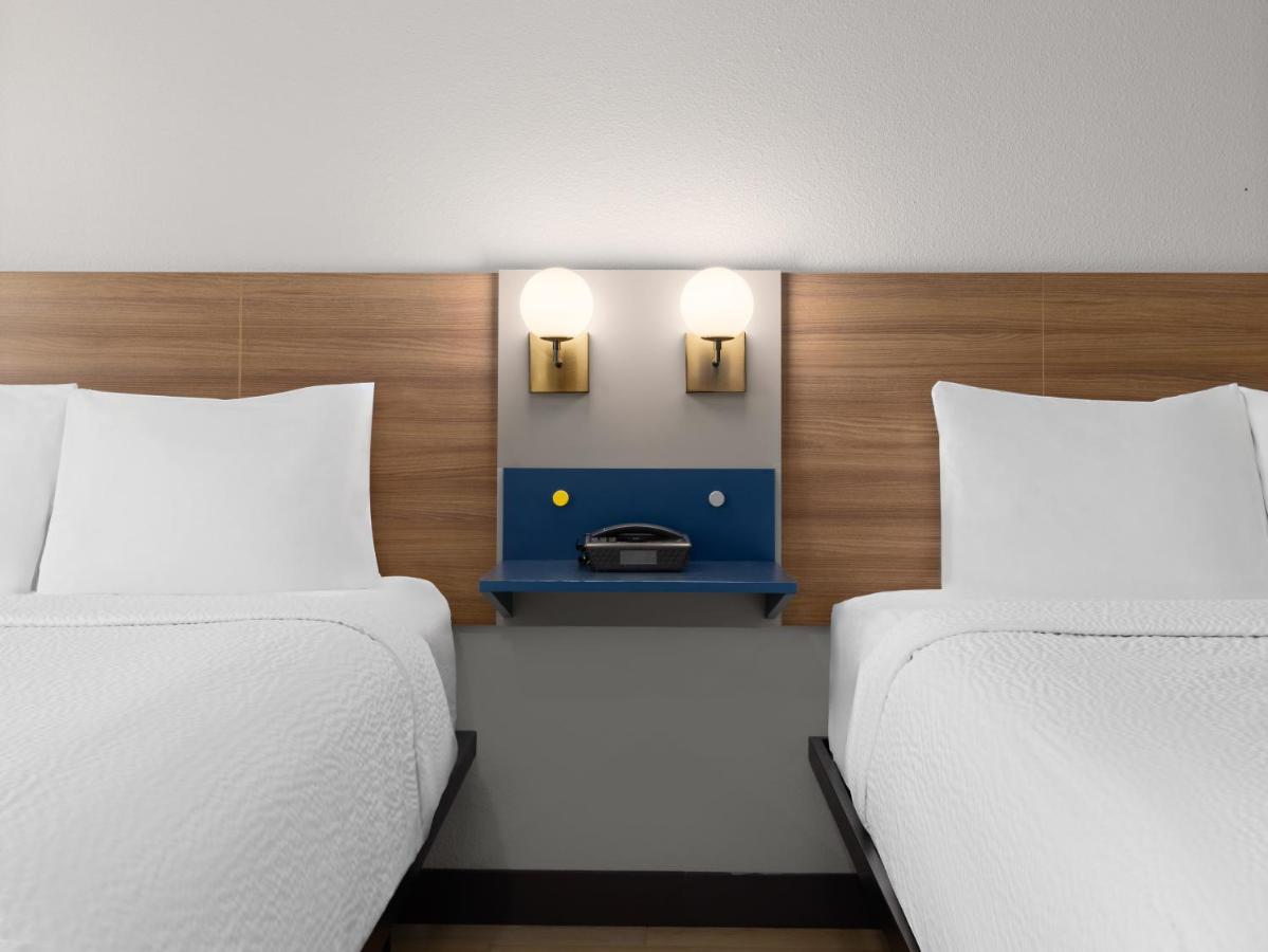 Queen Room with Two Queen Beds - Non-Smoking at Microtel Inn & Suites by Wyndham Tracy