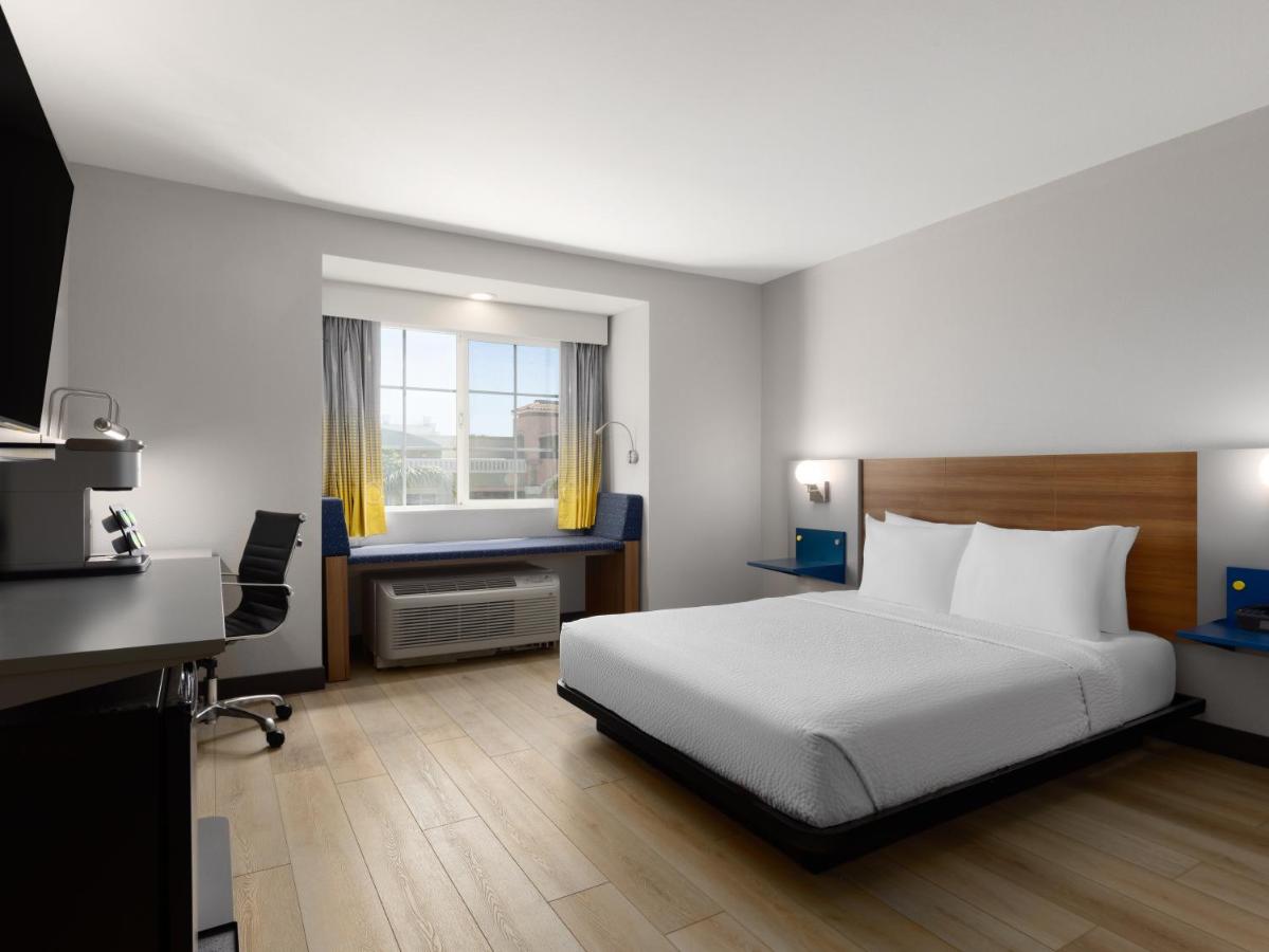 Queen Room - Disability Access - Non-Smoking at Microtel Inn & Suites by Wyndham Tracy