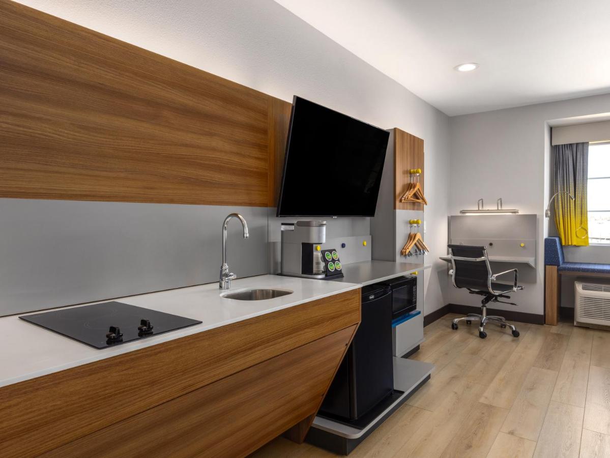 1 Queen Bed, Studio Mobility Accessible Suite, Non-Smoking at Microtel Inn & Suites by Wyndham Tracy