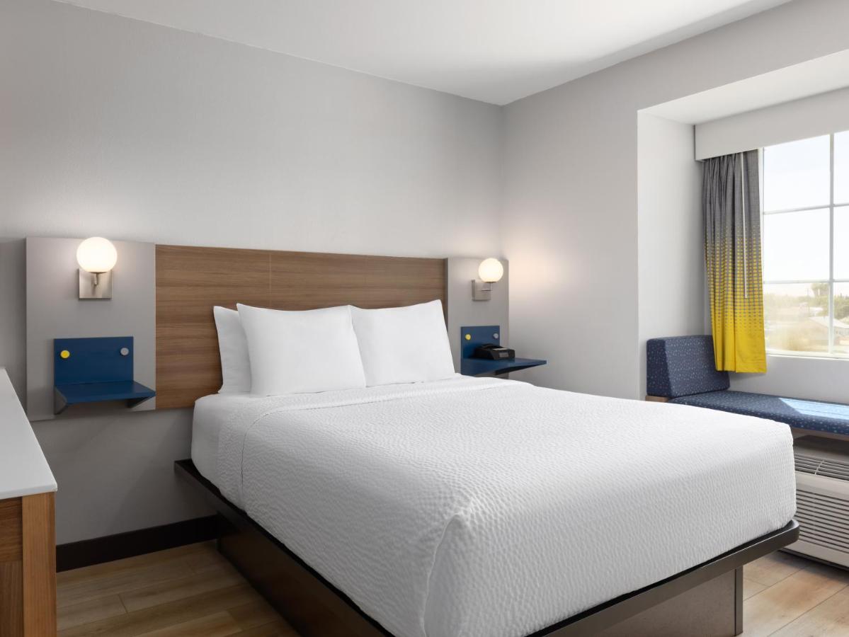 Queen Studio Suite - Non-Smoking at Microtel Inn & Suites by Wyndham Tracy