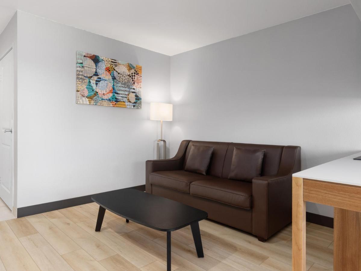 Queen Studio Suite - Non-Smoking at Microtel Inn & Suites by Wyndham Tracy