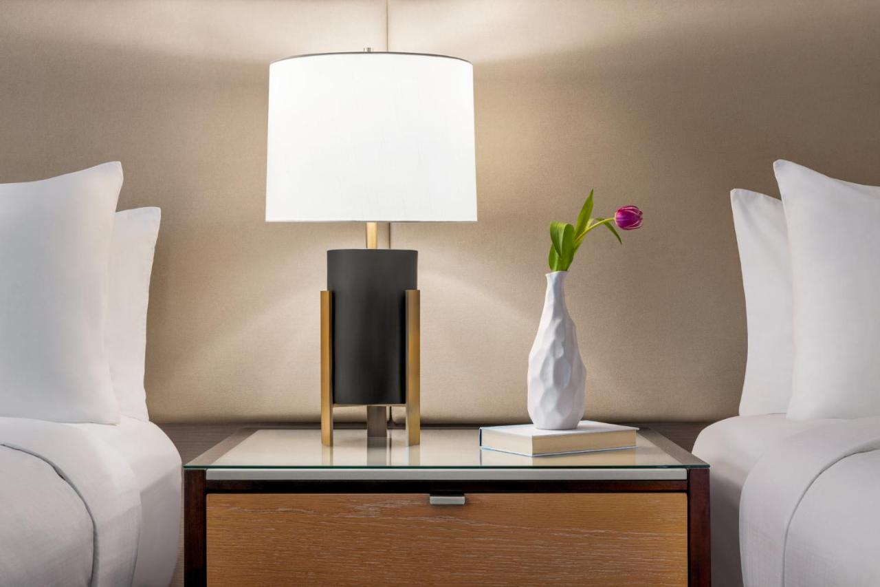 | Crowne Plaza Edison, an IHG Hotel