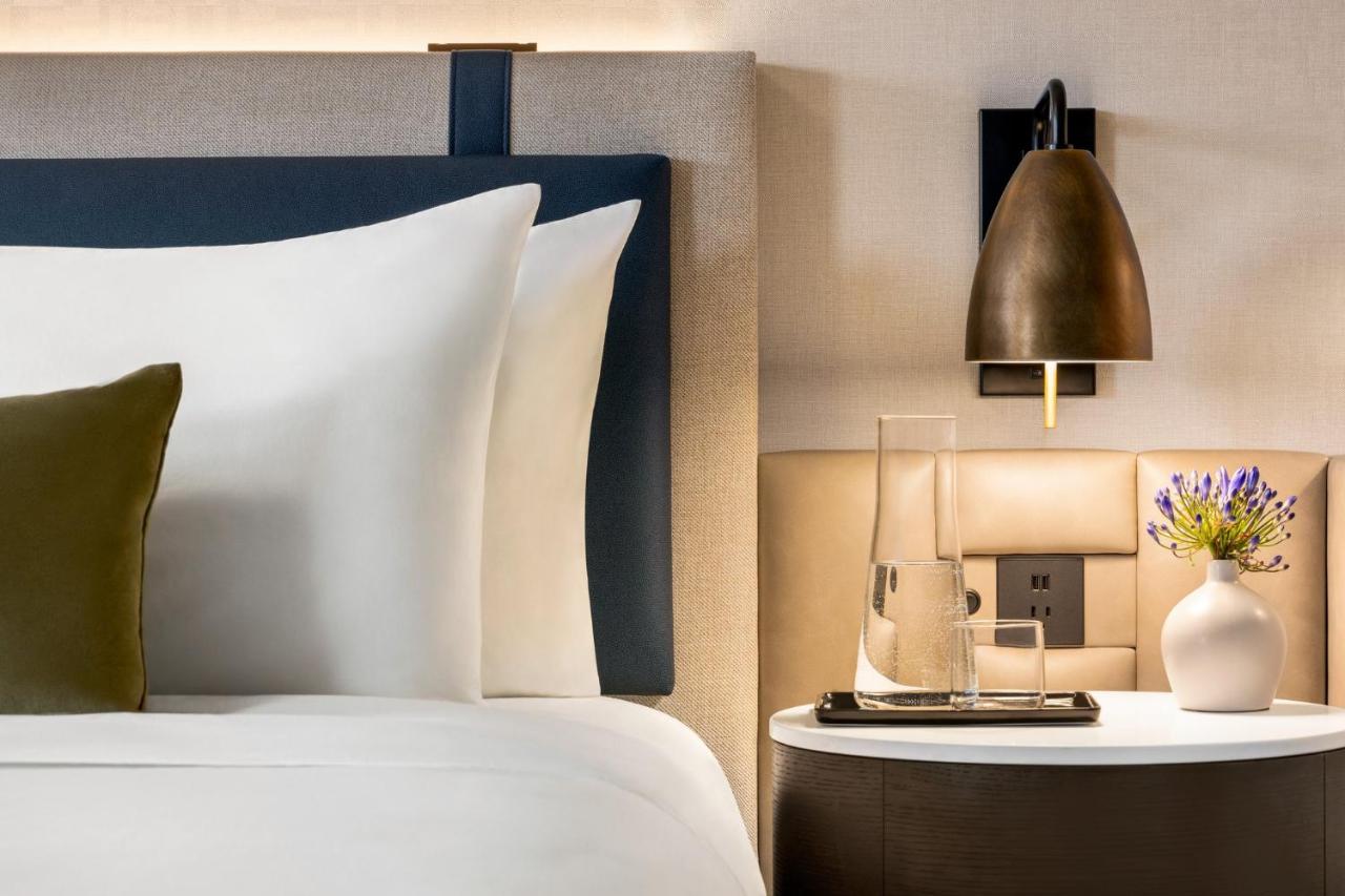 | Crowne Plaza Edison, an IHG Hotel
