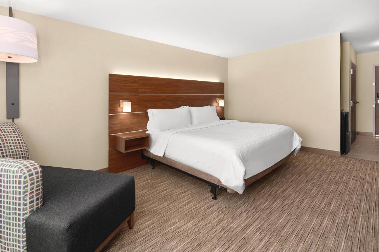  | Holiday Inn Express Hotel & Suites Corning, an IHG Hotel