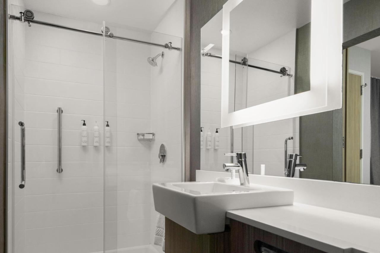 King Suite with Trundle Bed at SpringHill Suites by Marriott Raleigh Apex