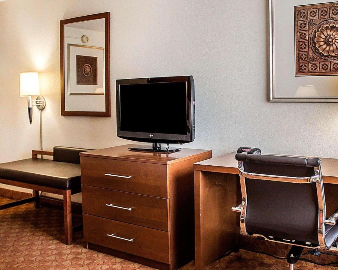 King Room - Non-Smoking at Quality Inn Lima Northeast